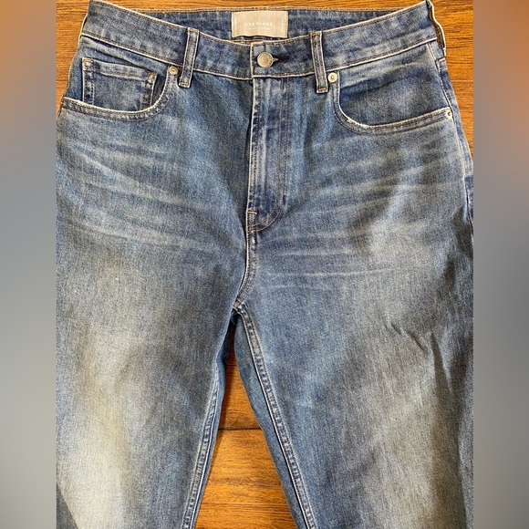 Everlane. The Curvy Cheeky Jean. Size: 29. - Picture 2 of 9